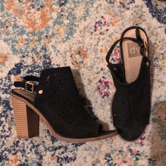 Heels - Picture 1 of 2